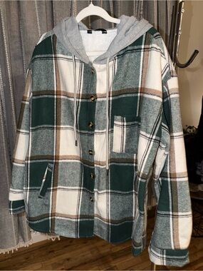 chicme Fleece-Lined Hooded Plaid Jacket in Green, Tan & Cream